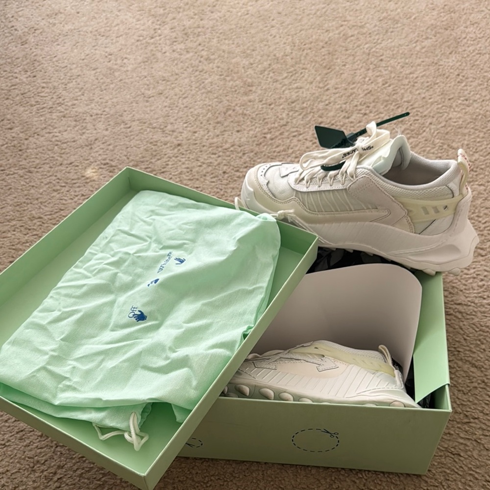Off-White Cream Shoebox with Blue Details